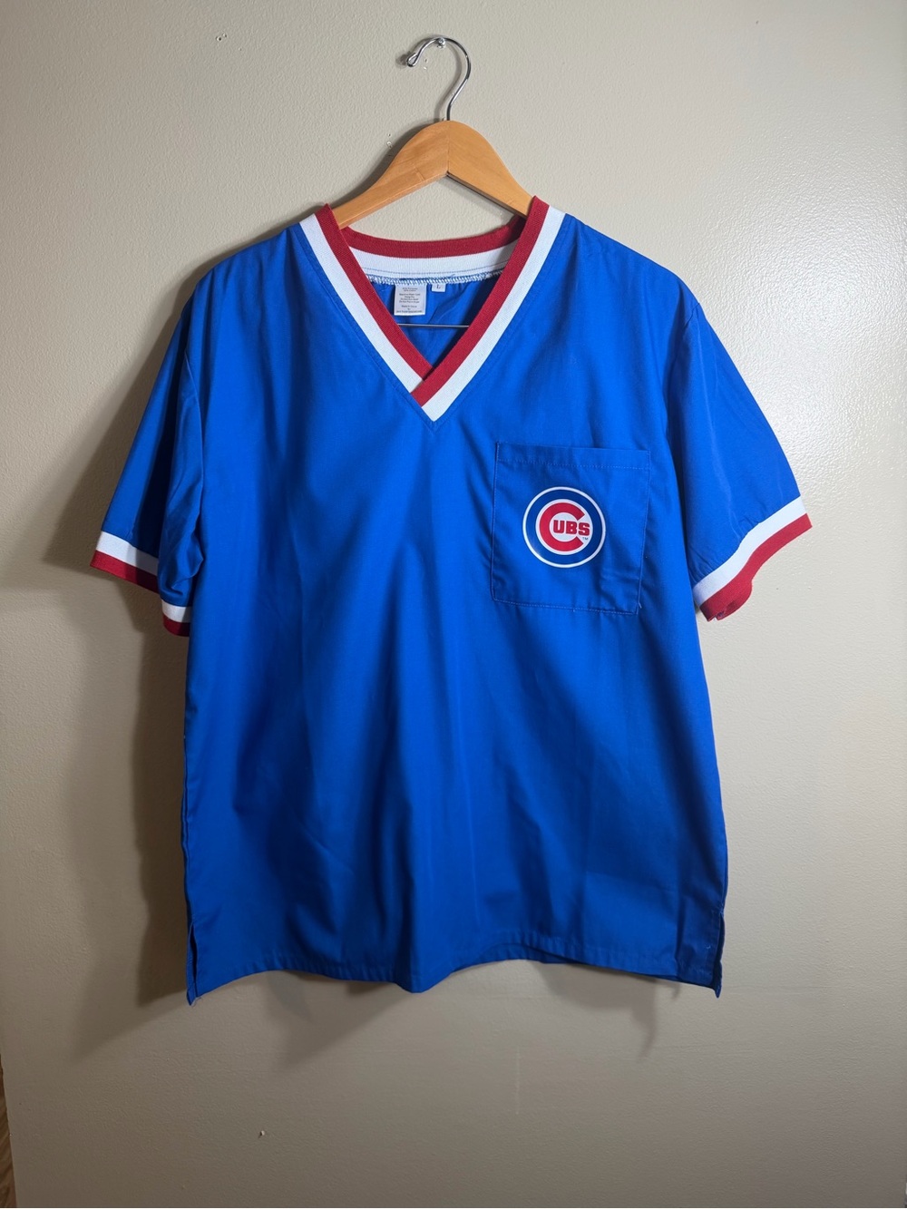 Chicago Cubs Retro V Neck Scrub Top Blue Baseball Fan Uniform Shirt Size Large